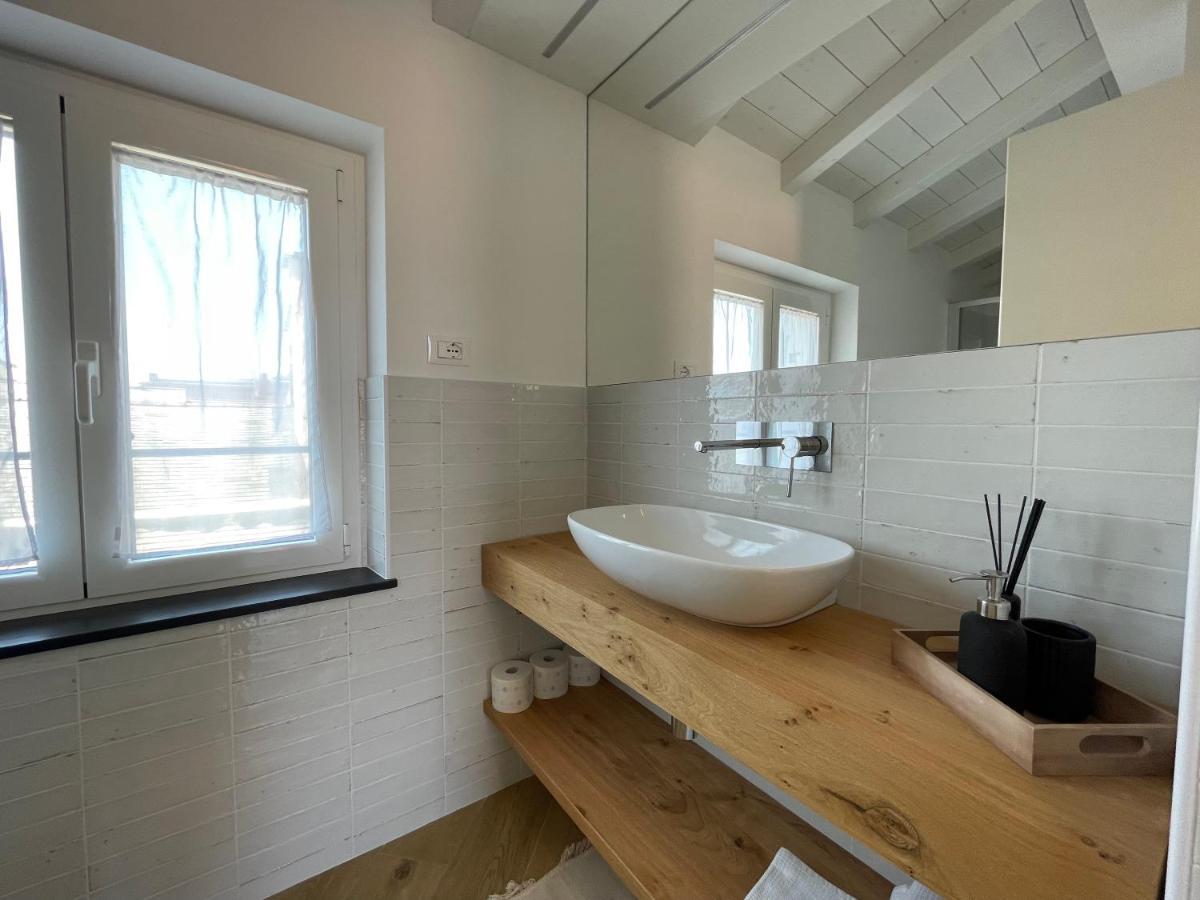 Sun Luxury Apartment In Centro Storico Киавари Екстериор снимка